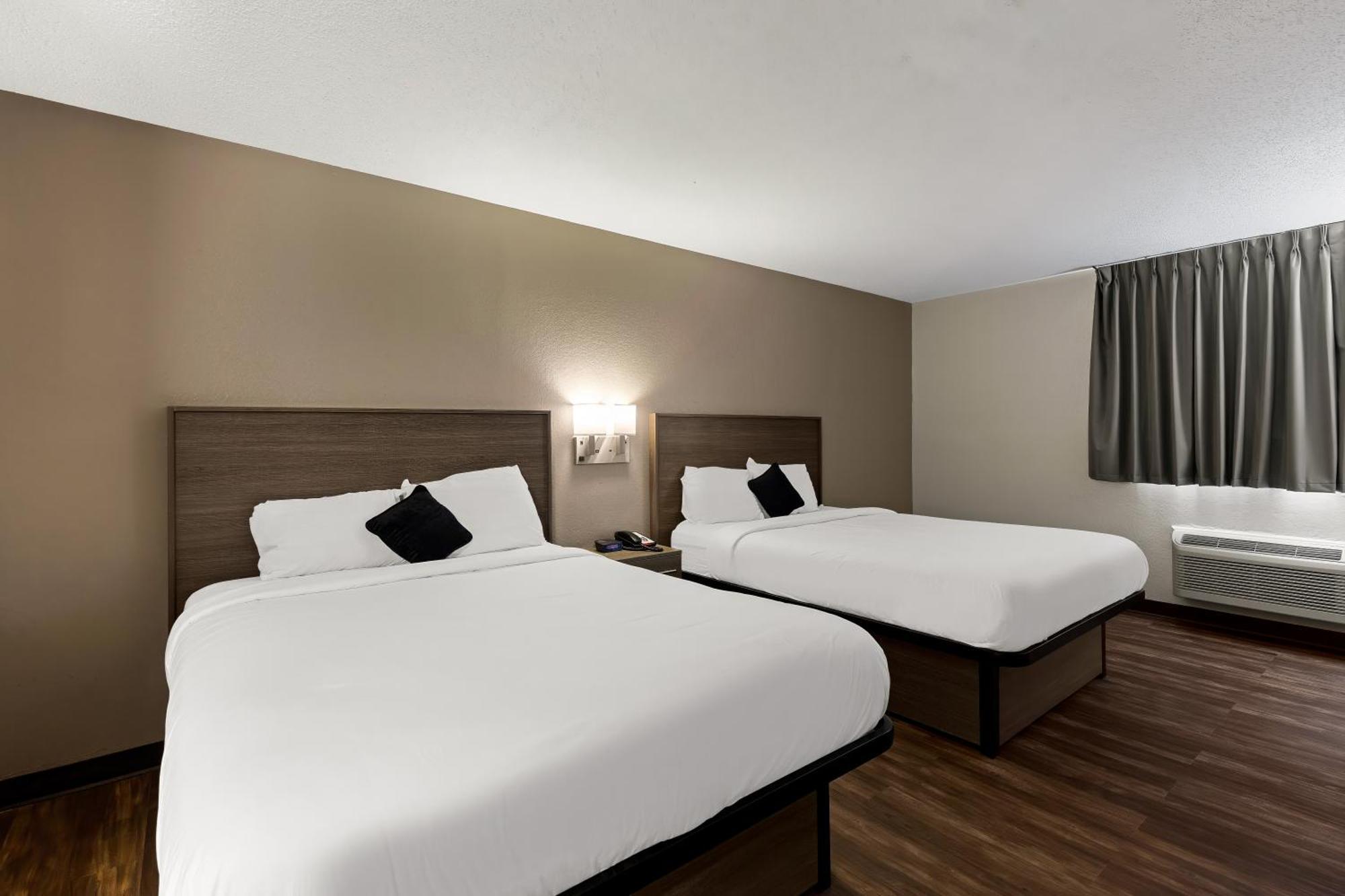 Red Lion Inn & Suites Caseyville ภายนอก รูปภาพ