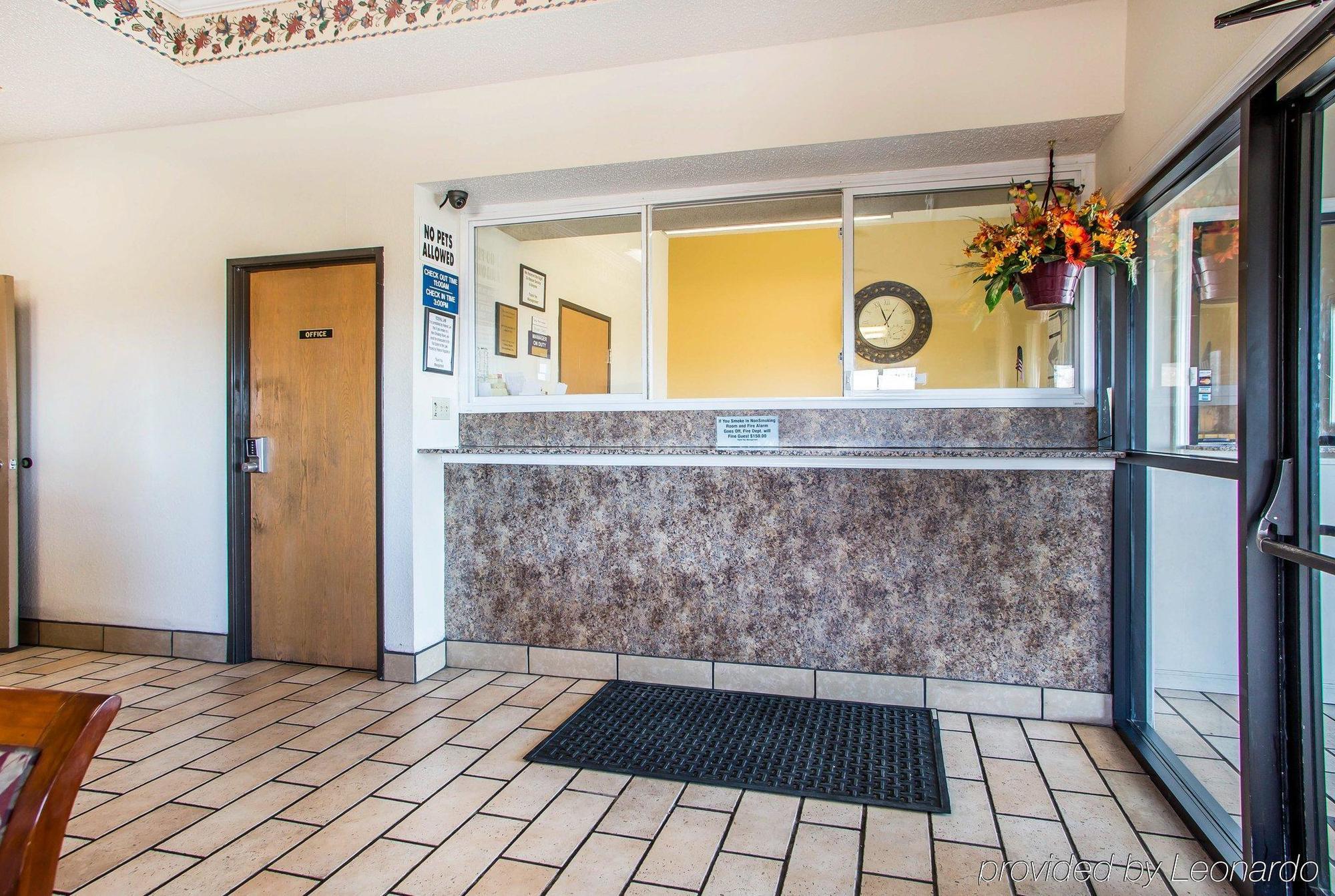 Red Lion Inn & Suites Caseyville ภายนอก รูปภาพ