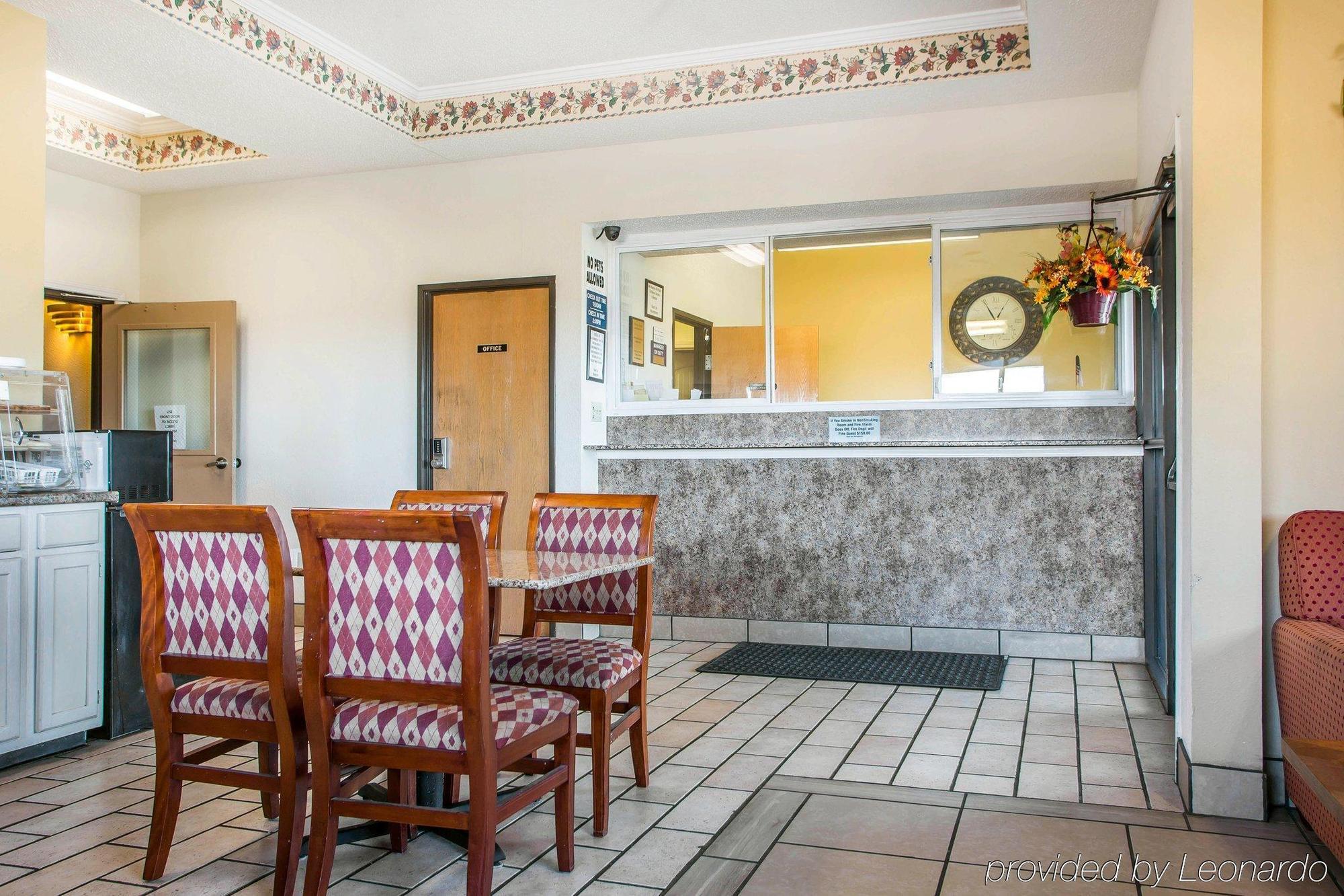 Red Lion Inn & Suites Caseyville ภายนอก รูปภาพ