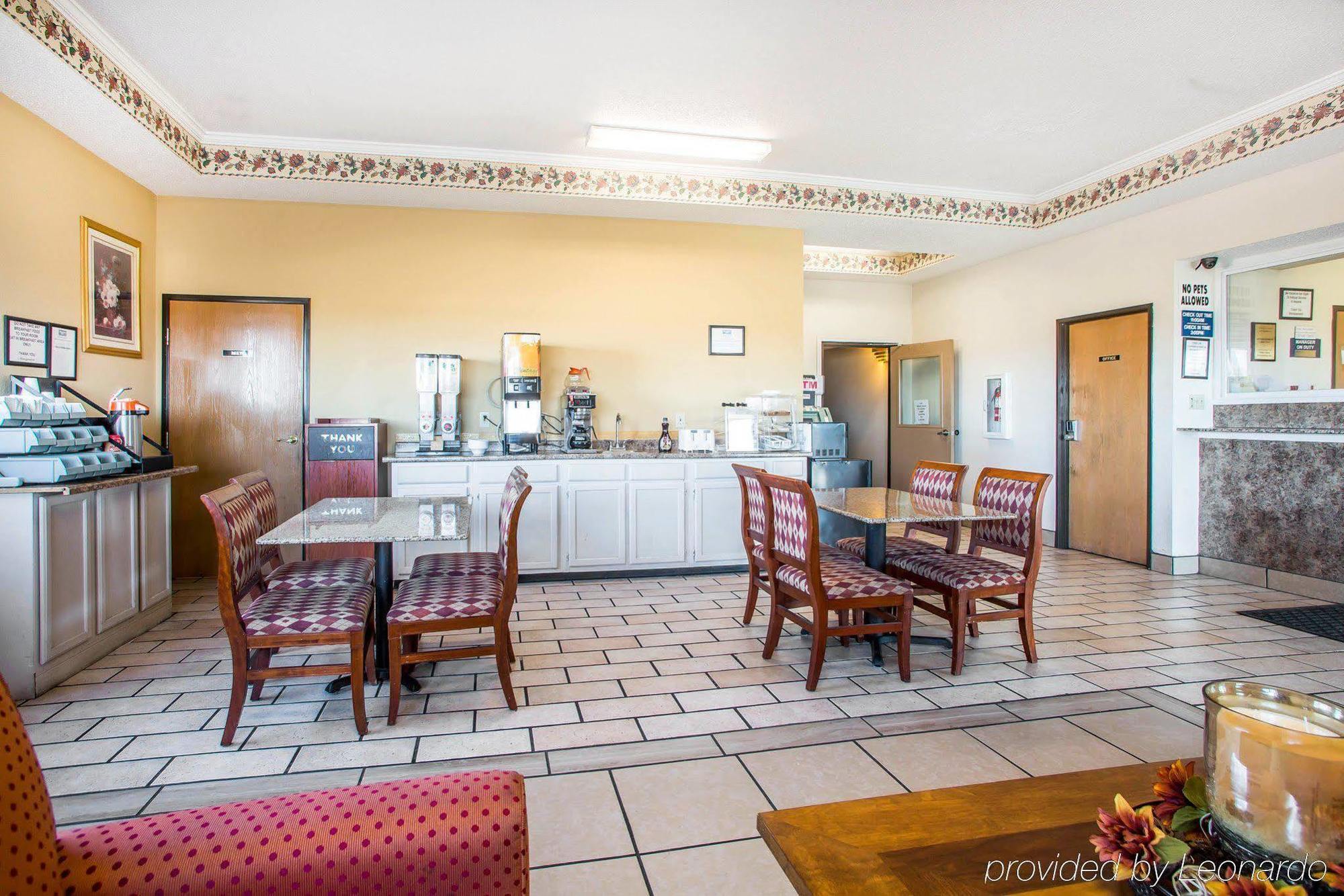 Red Lion Inn & Suites Caseyville ภายนอก รูปภาพ